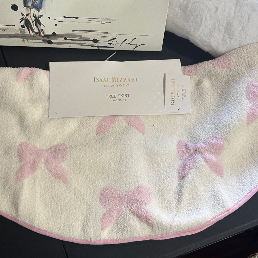 Isaac Mizrahi New York tree skirt 36”